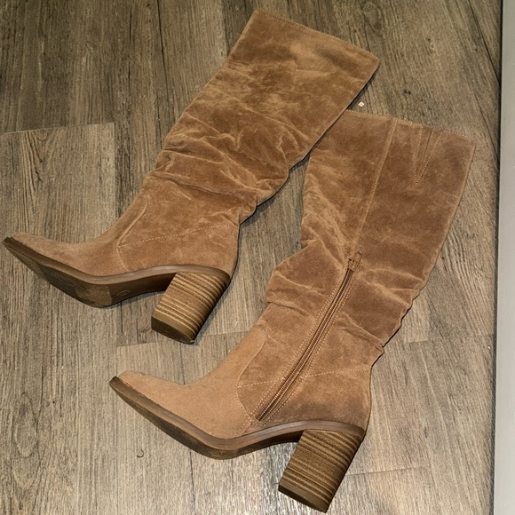 Heeled High thigh Boots - Picture 1 of 4